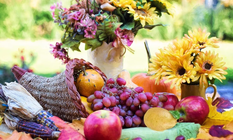 cornucopia, thanksgiving, autumn, fall, fruit, grapes, harvest, holiday, seasonal, wicker, apple, centerpiece, feast, cornucopia, thanksgiving, thanksgiving, thanksgiving, thanksgiving, thanksgiving