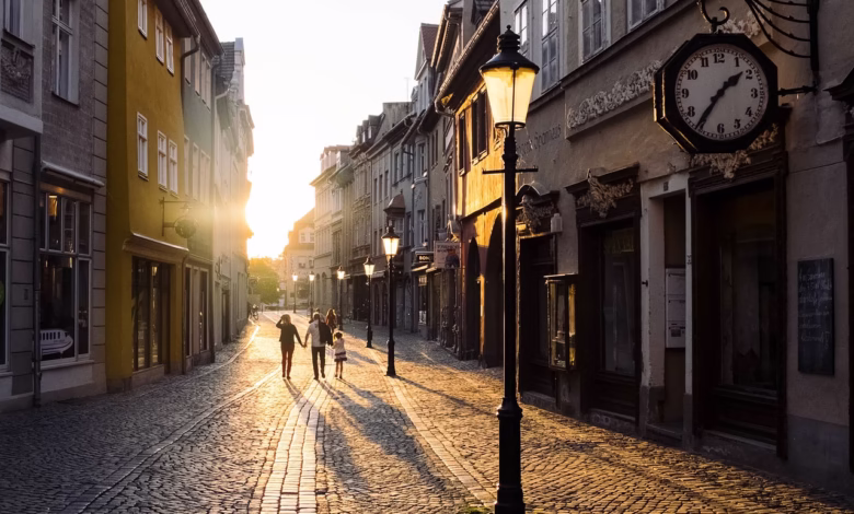 buildings, sunset, town, architecture, nature, street, people, walking, family