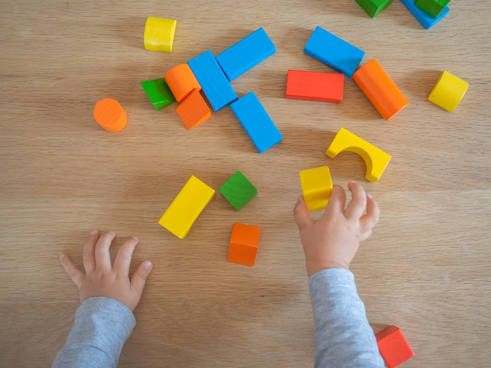 assorted-color shape toy lot